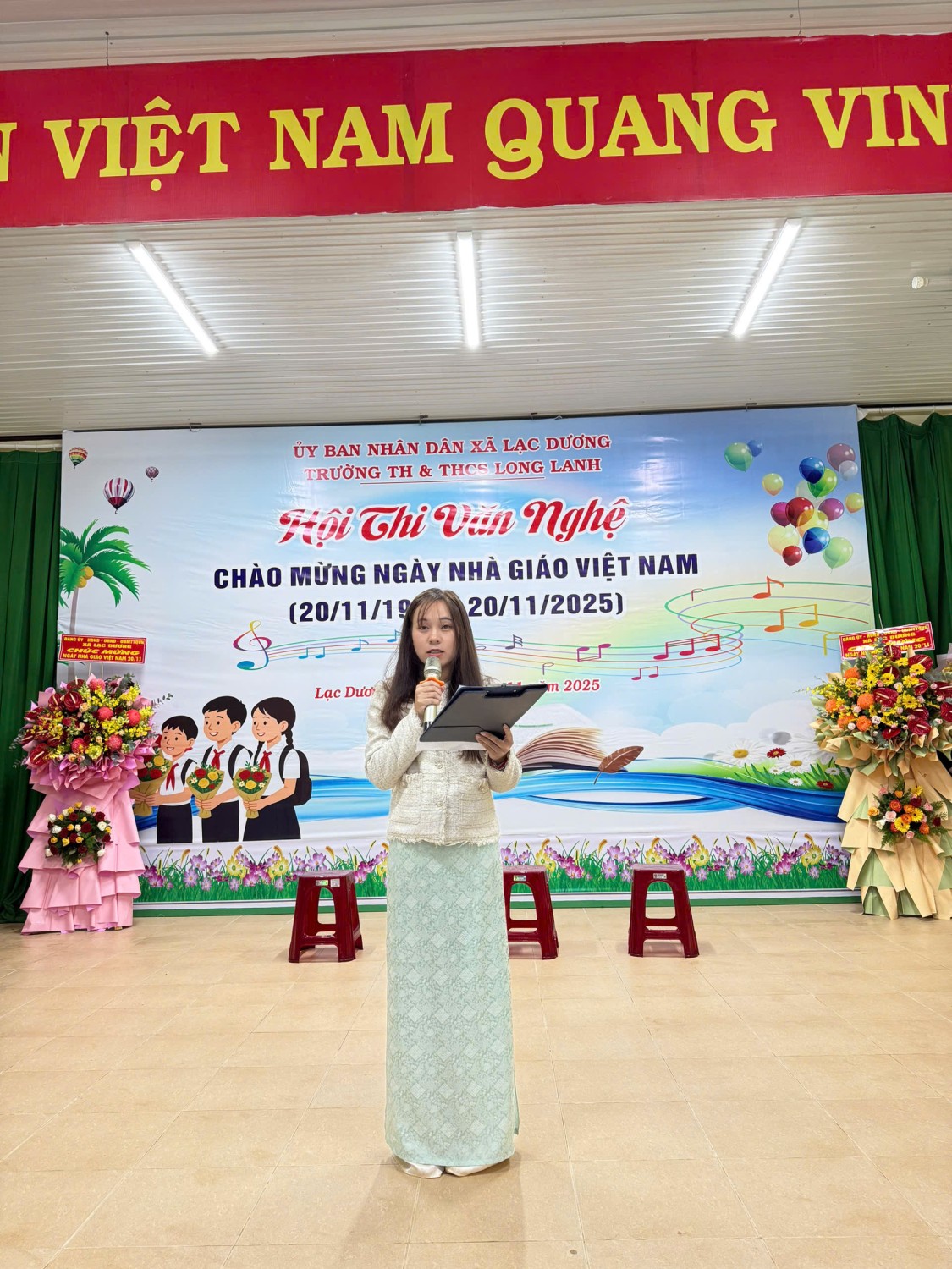 TIẾNG HÁT DÂNG THẦY CÔ – GIAO HÒA CẢM XÚC TRONG HỘI THI VĂN NGHỆ 18/11