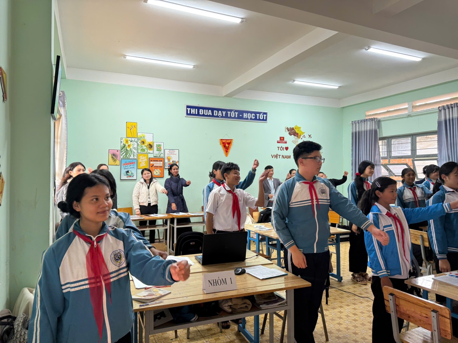 Chuyên đề "Ứng Dụng AI Trong Trình Bày Thông Tin & Hợp Tác"