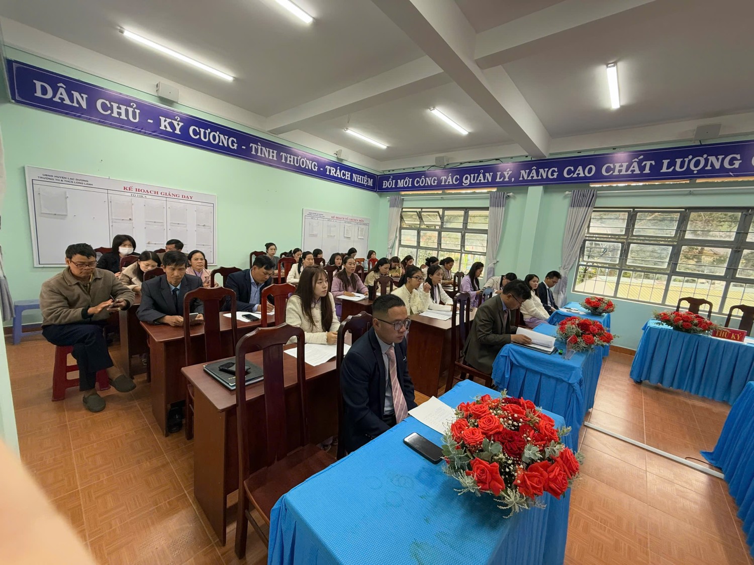 HỘI NGHỊ VIÊN CHỨC – NGƯỜI LAO ĐỘNG TRƯỜNG TH&THCS LONG LANH NĂM HỌC 2025 – 2026
